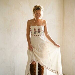 Coastal Cowgirl Floral Embroidered Linen Blend Sun Dress | Garden Party | 8/10